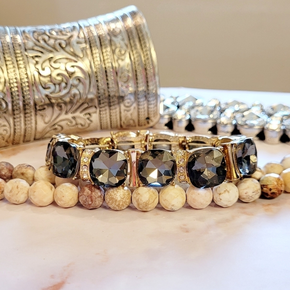 VINTAGE GREY CRYSTAL & RHINESTONE GOLD BRACELET